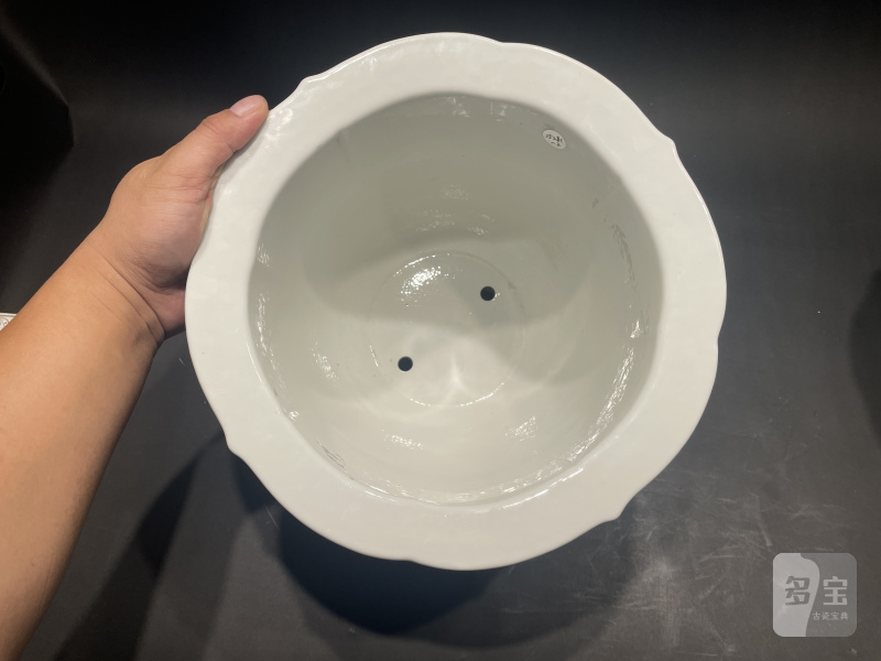 民国 粉彩折枝梅花花口花盆一对 - 图9